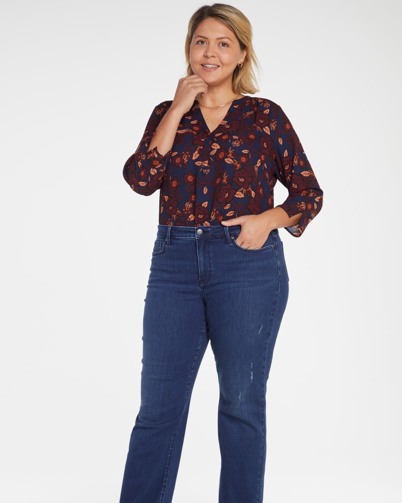 Front of a model wearing a size 14W Diane Mid Rise Relaxed Straight in Grant by NYDJ. | dia_product_style_image_id:215296